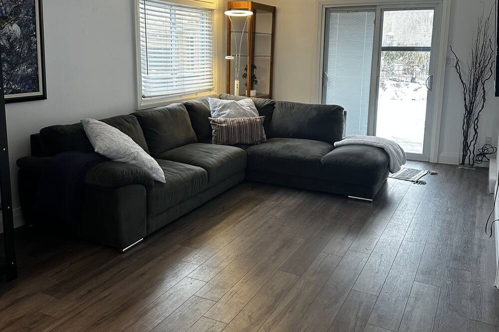 Photo of Livingroom in Adjala-Tosorontio