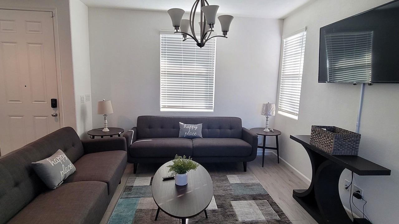 Photo of Livingroom in Southwestern Sacramento