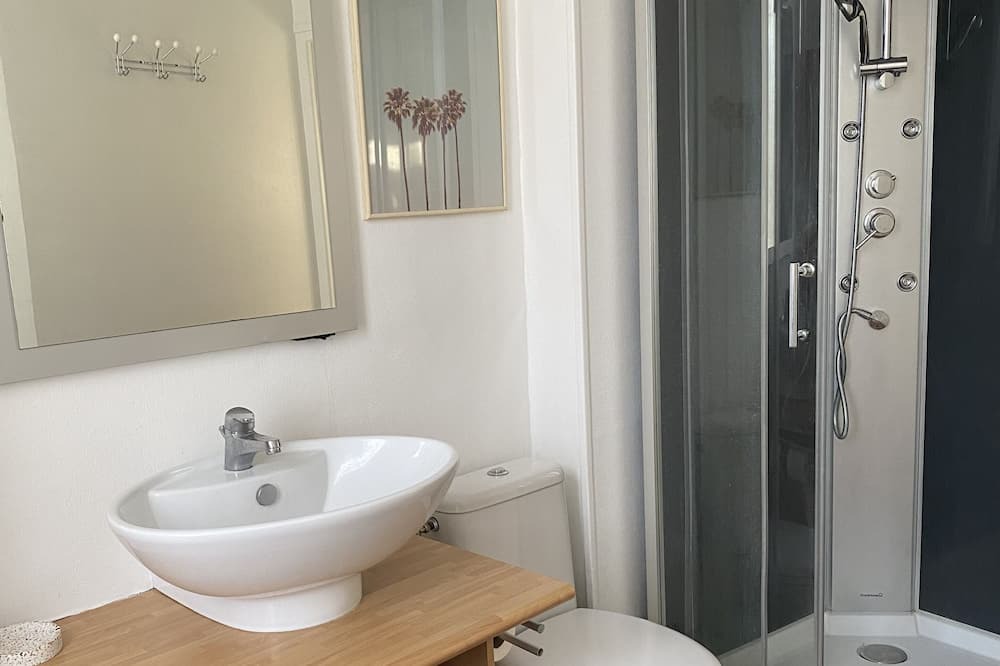 Photo of Bathroom in Henriville