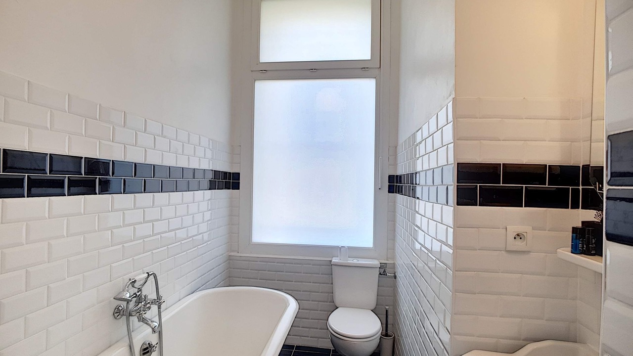 Photo of Bathroom in Thuir