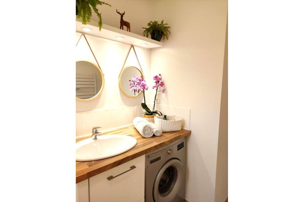 Photo of Bathroom in Cornebarrieu