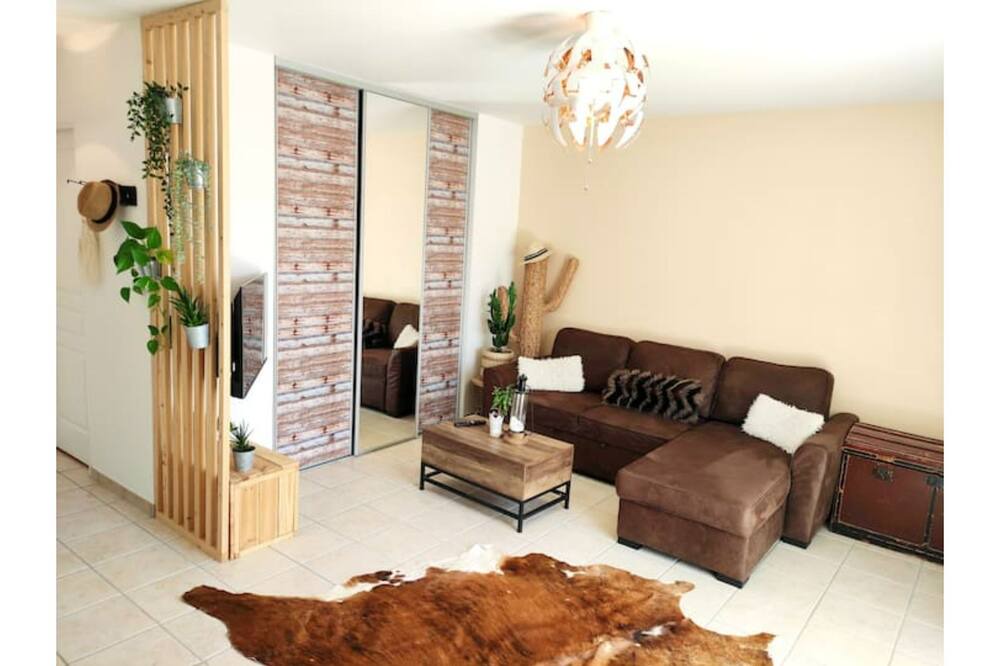 Photo of Livingroom in Cornebarrieu