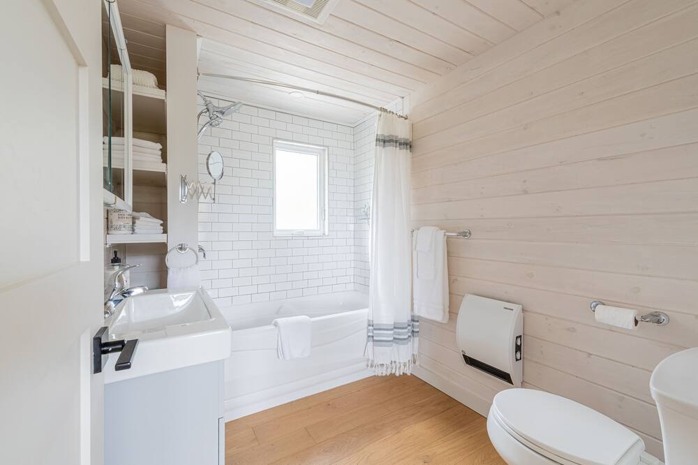 Photo of Bathroom in Queens