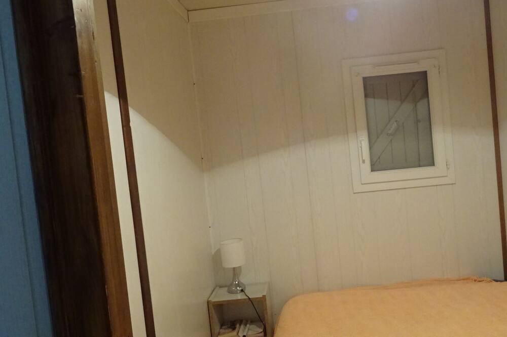 Photo of Bedroom in Nages