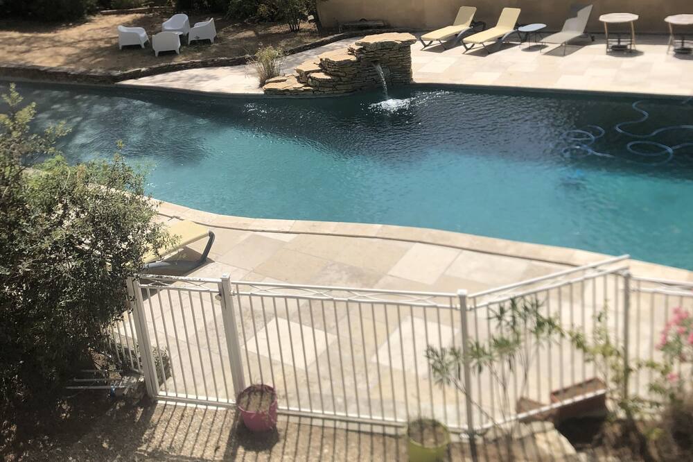 Photo of Outdoor in Noves