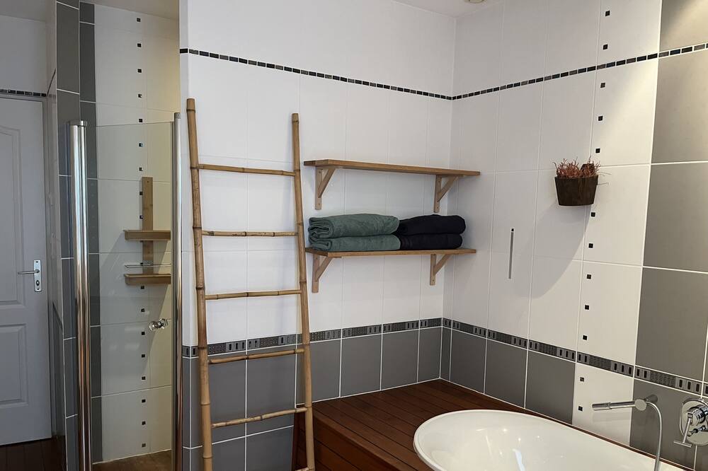 Photo of Bathroom in Bouaye
