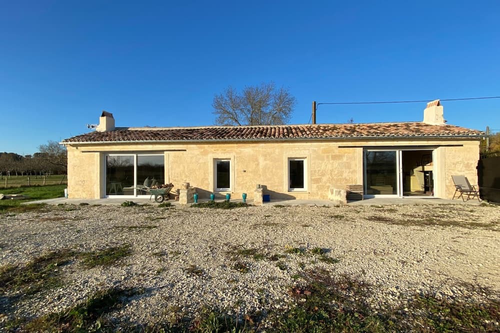 Photo of Outdoor in Bourg-sur-Gironde