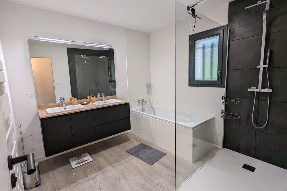 Photo of Bathroom in Evreux