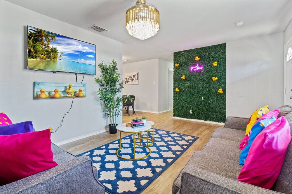 Photo of Livingroom in Schertz
