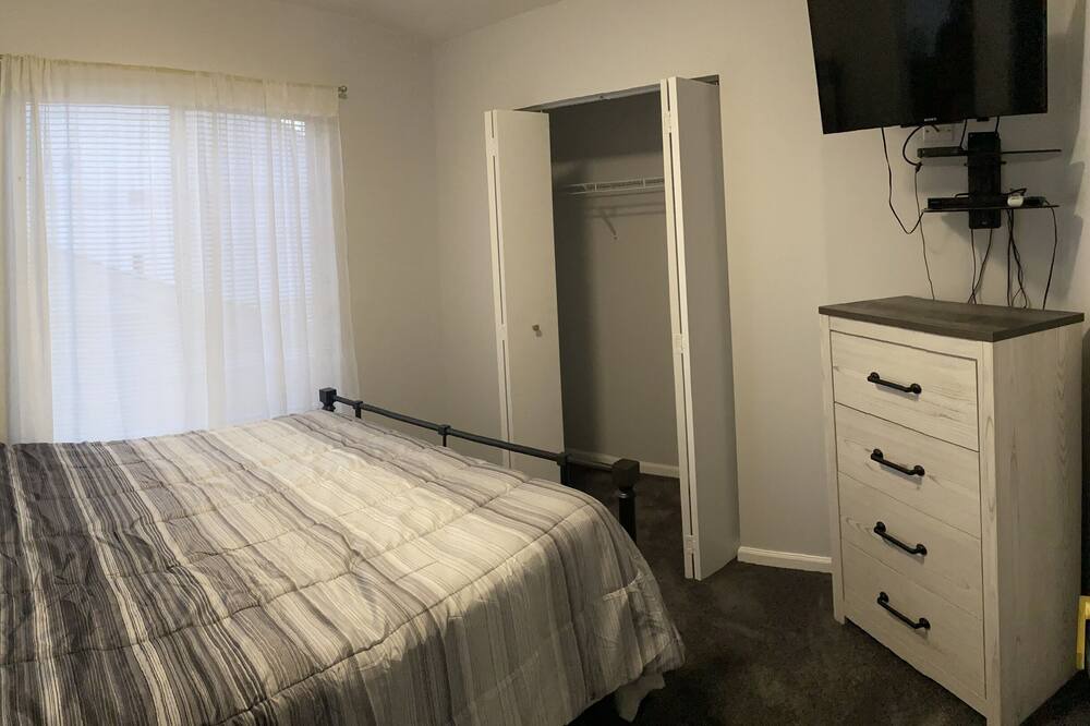 Photo of Bedroom in Round Lake