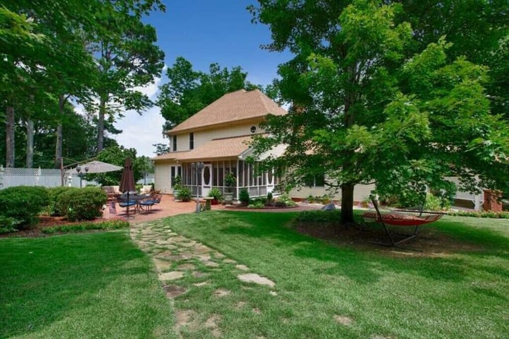 Photo of Outdoor in Brownsboro