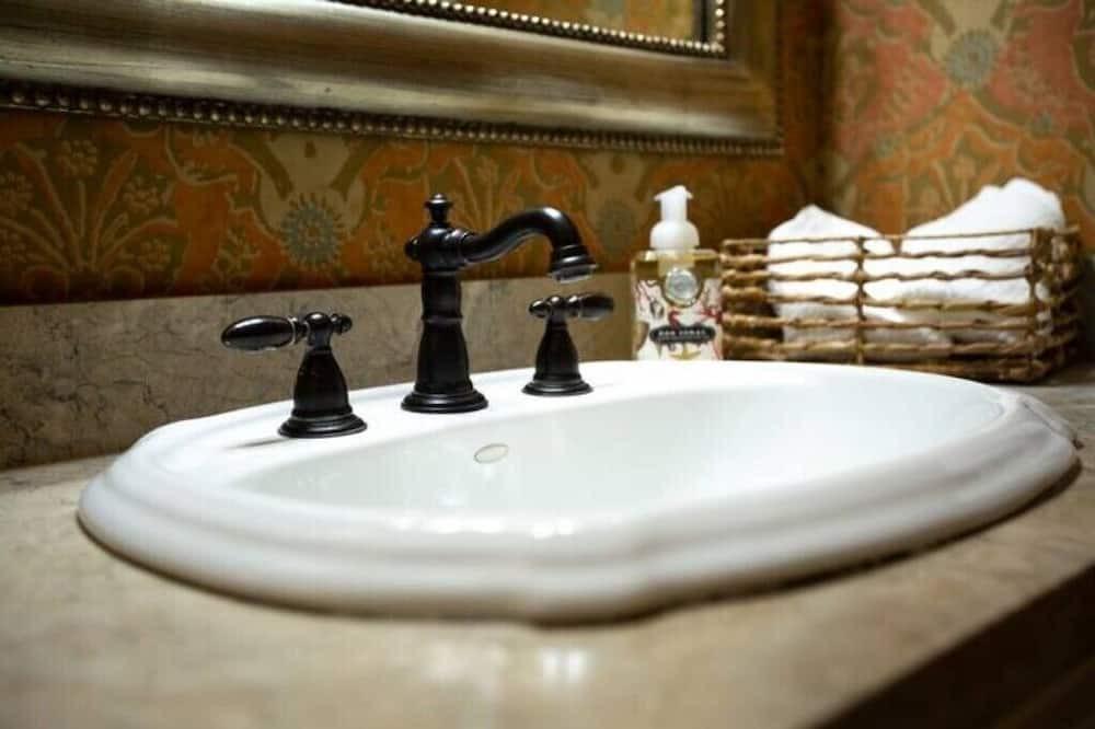 Photo of Bathroom in Brownsboro