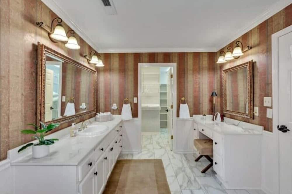 Photo of Bathroom in Brownsboro