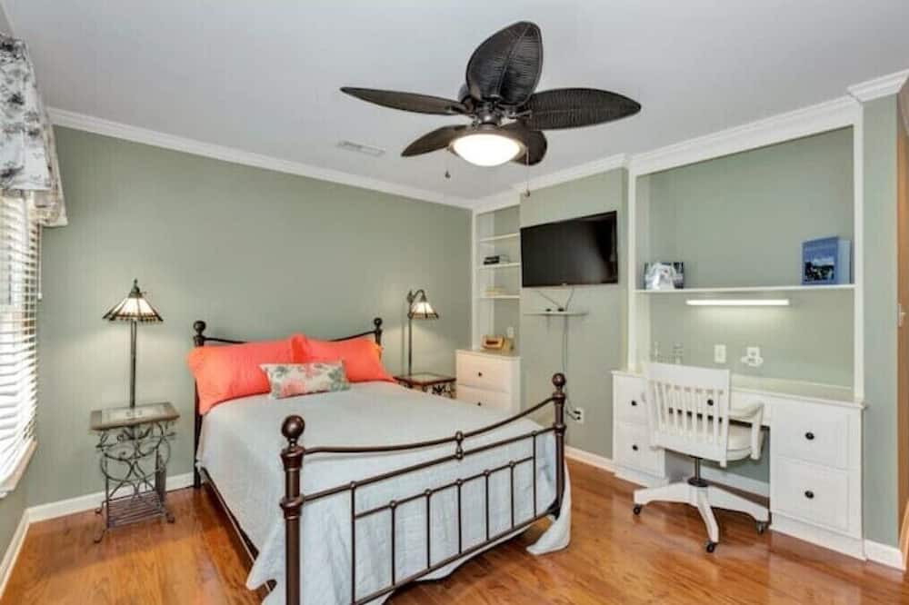 Photo of Bedroom in Brownsboro