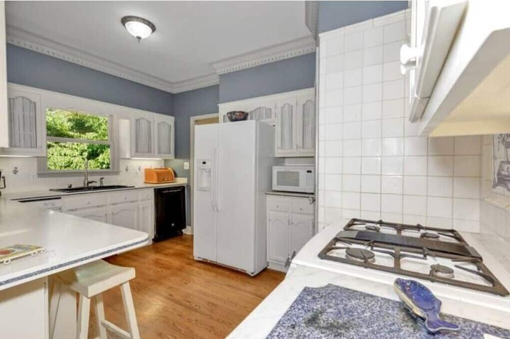 Photo of Kitchen in Brownsboro