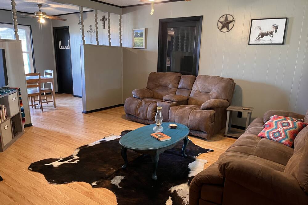 Photo of Livingroom in Robert Lee