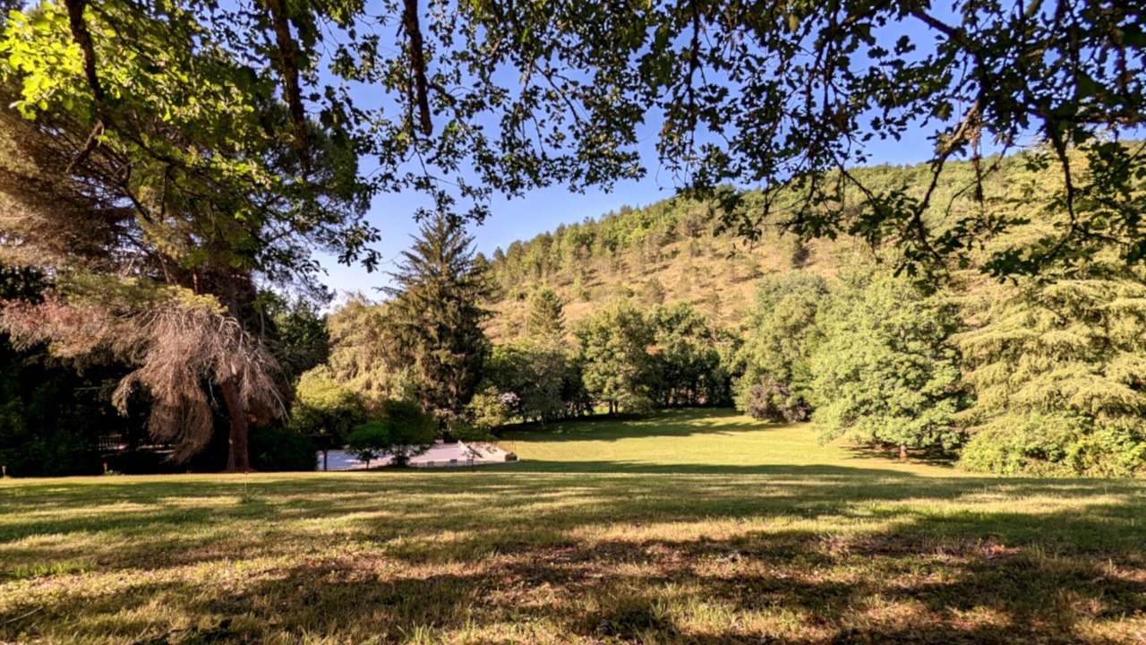 Photo of Others in Urval