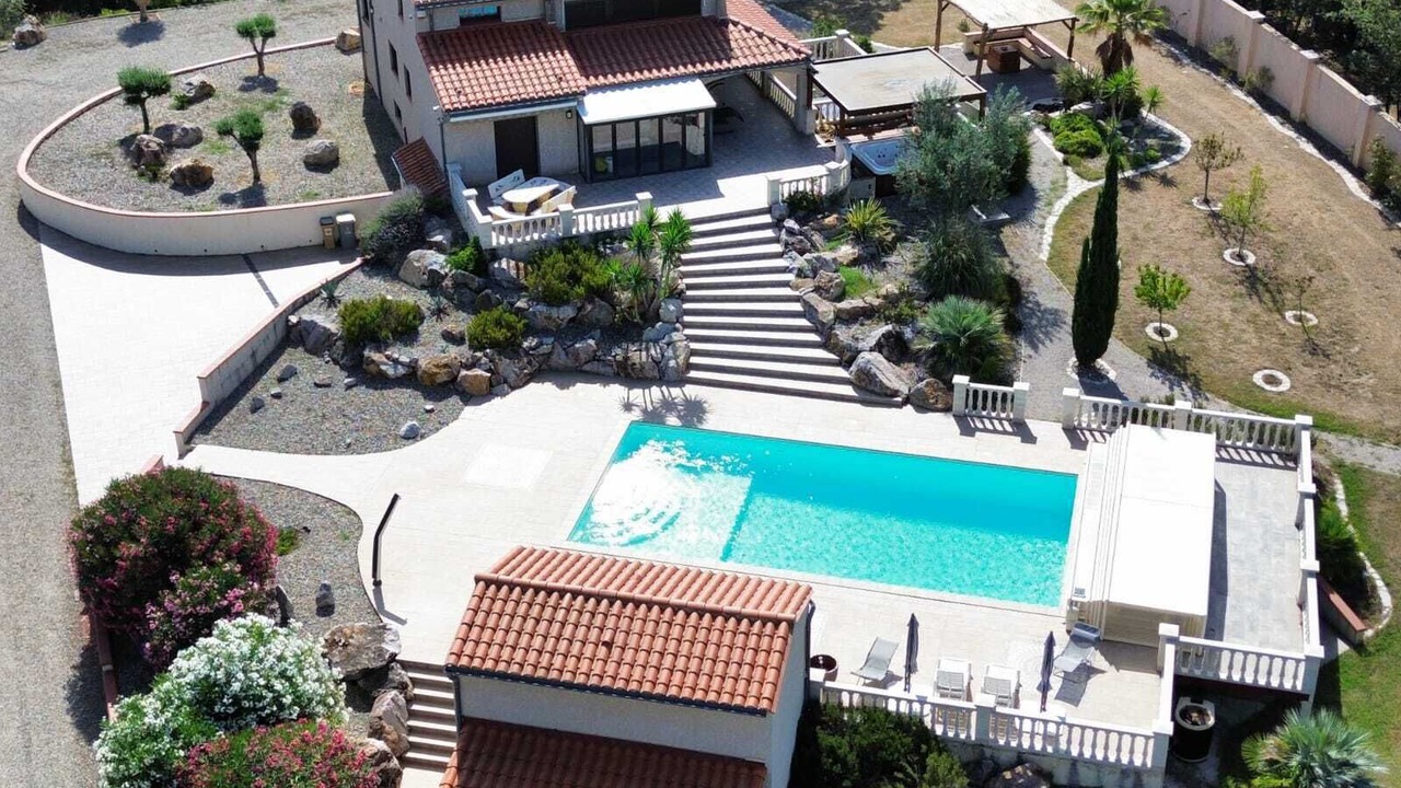 Photo of Outdoor in Saint-Genis