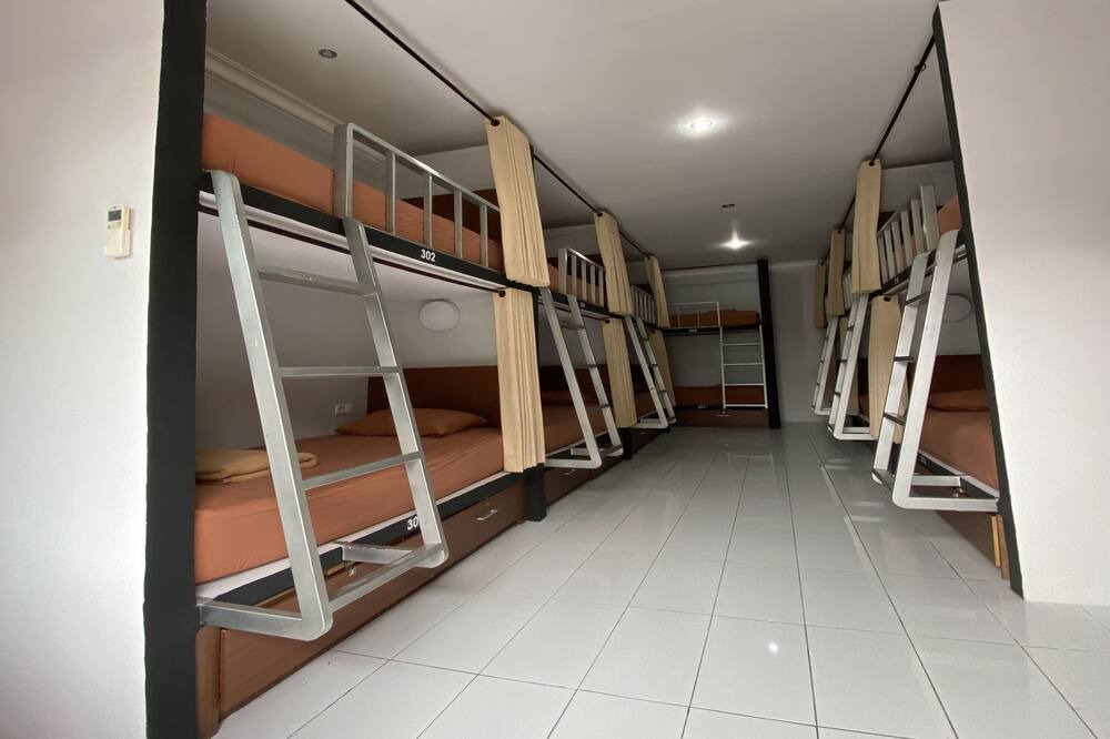 Photo of Bedroom in Raya Kuta