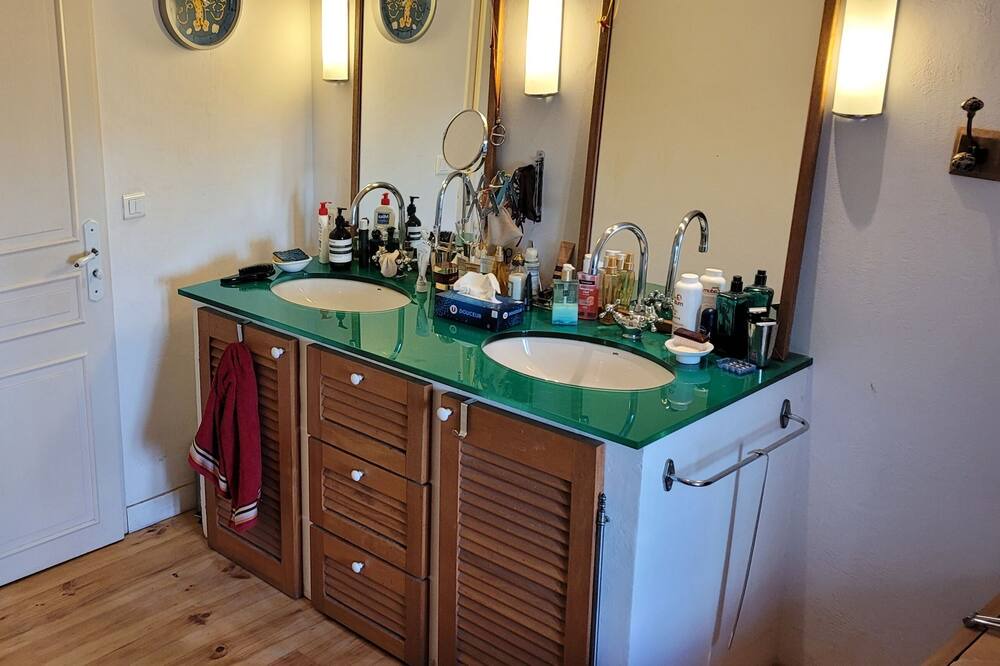 Photo of Bathroom in Dremil-Lafage