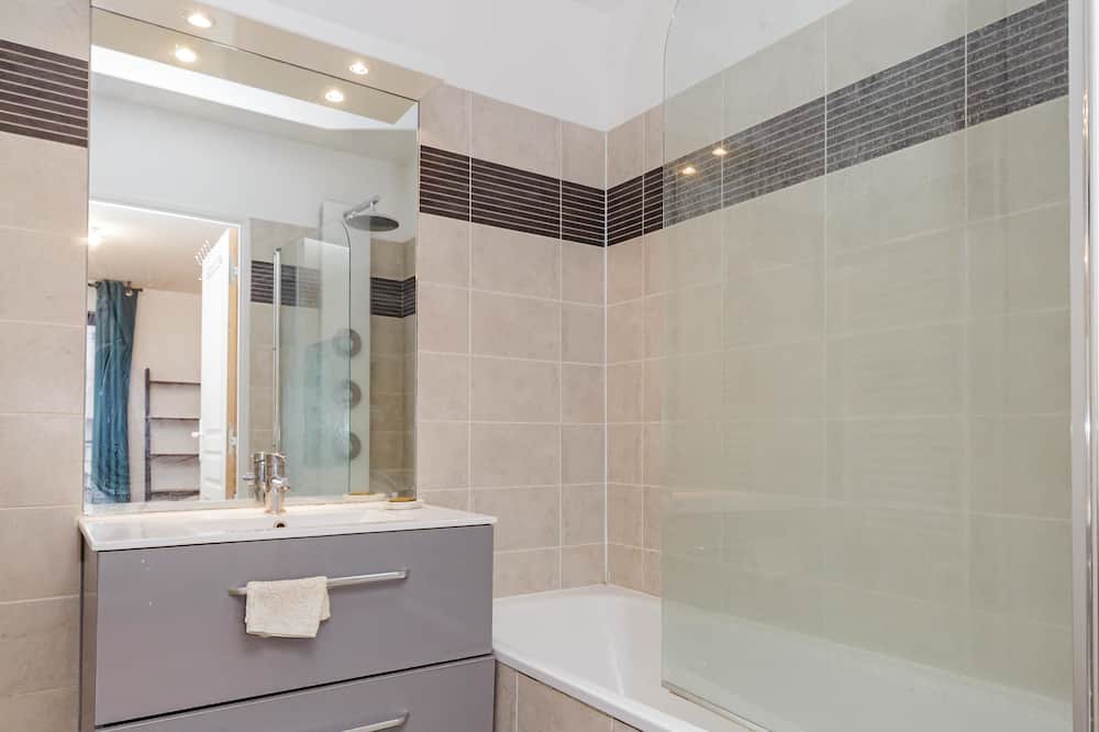 Photo of Bathroom in Curial Cambrai