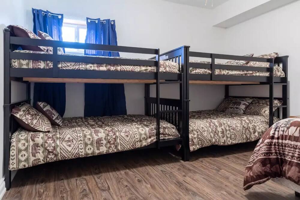 Photo of Bedroom in Algonquin Highlands