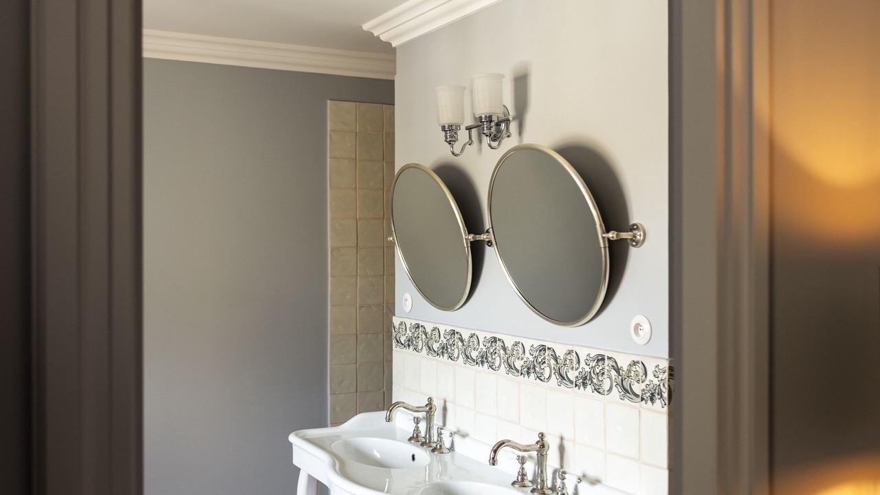 Photo of Others in Collias