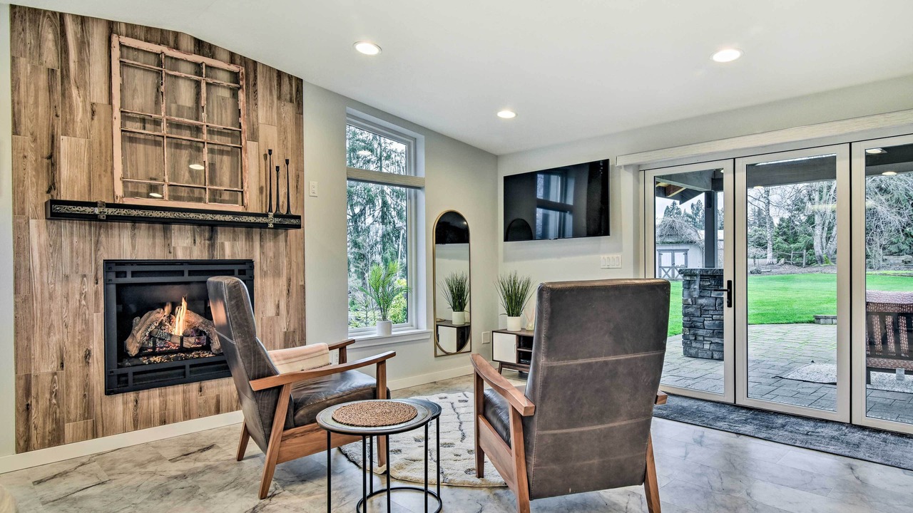 Photo of Others in Aurora