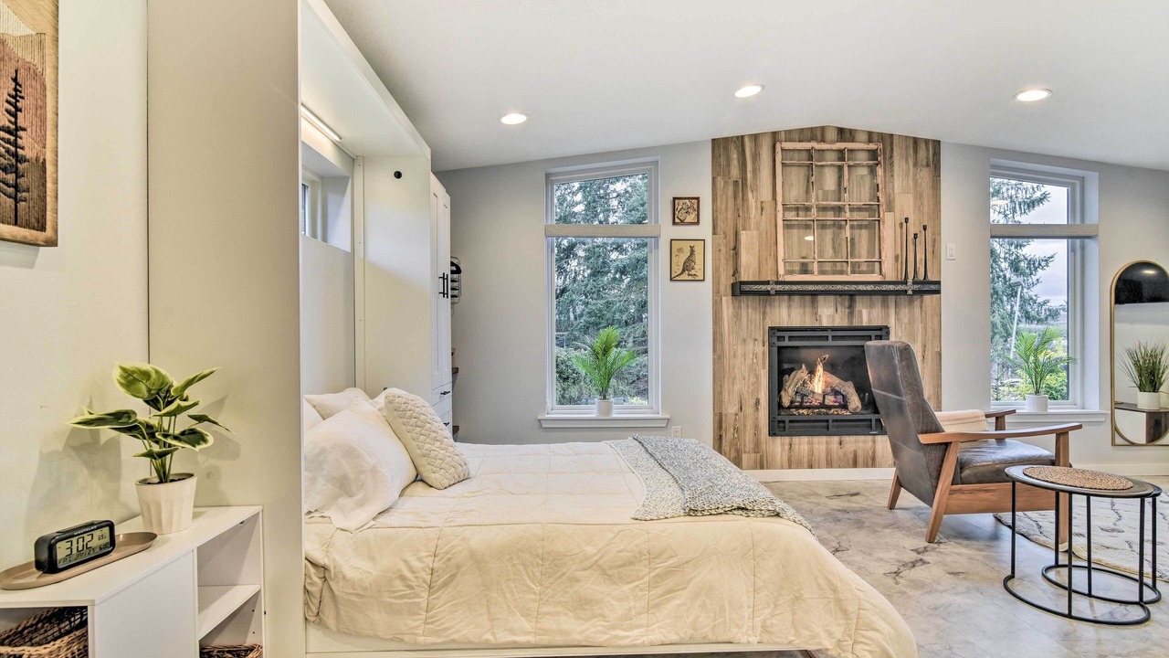 Photo of Others in Aurora