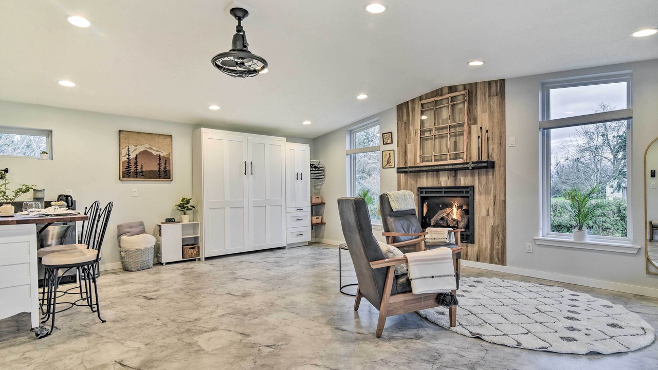 Photo of Others in Aurora