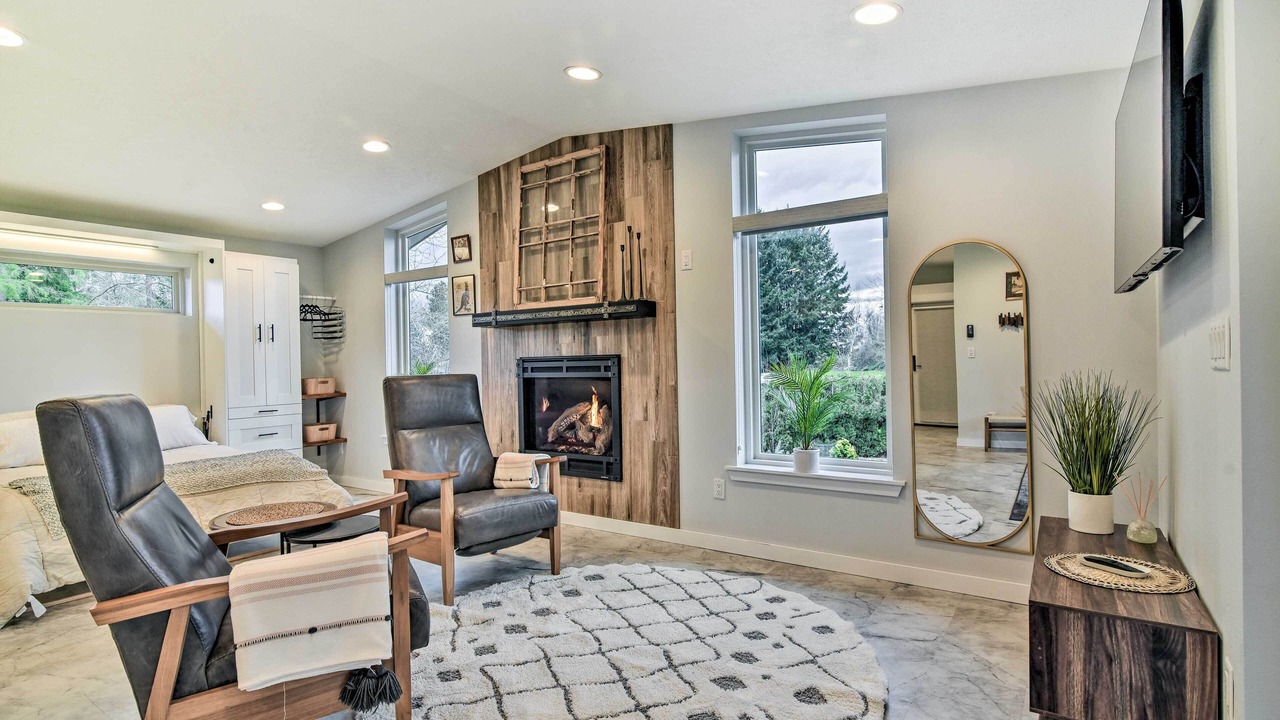 Photo of Others in Aurora