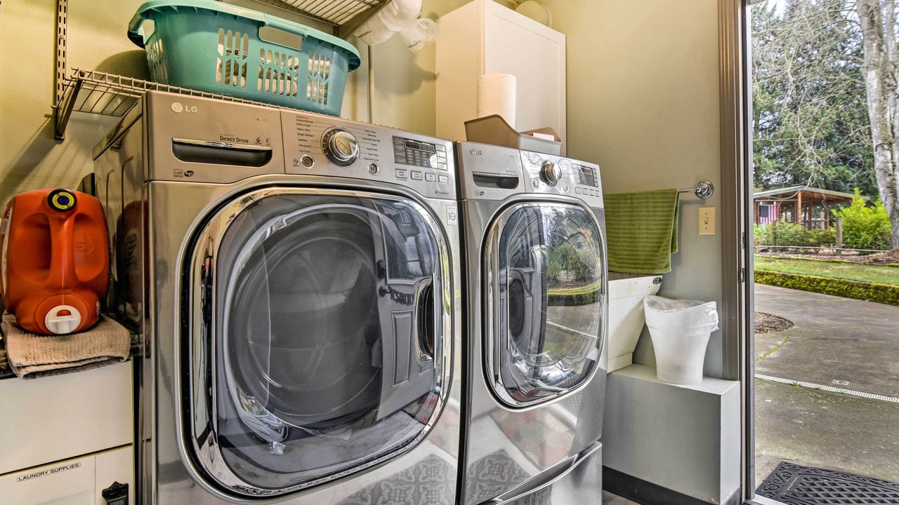 Photo of Others in Aurora