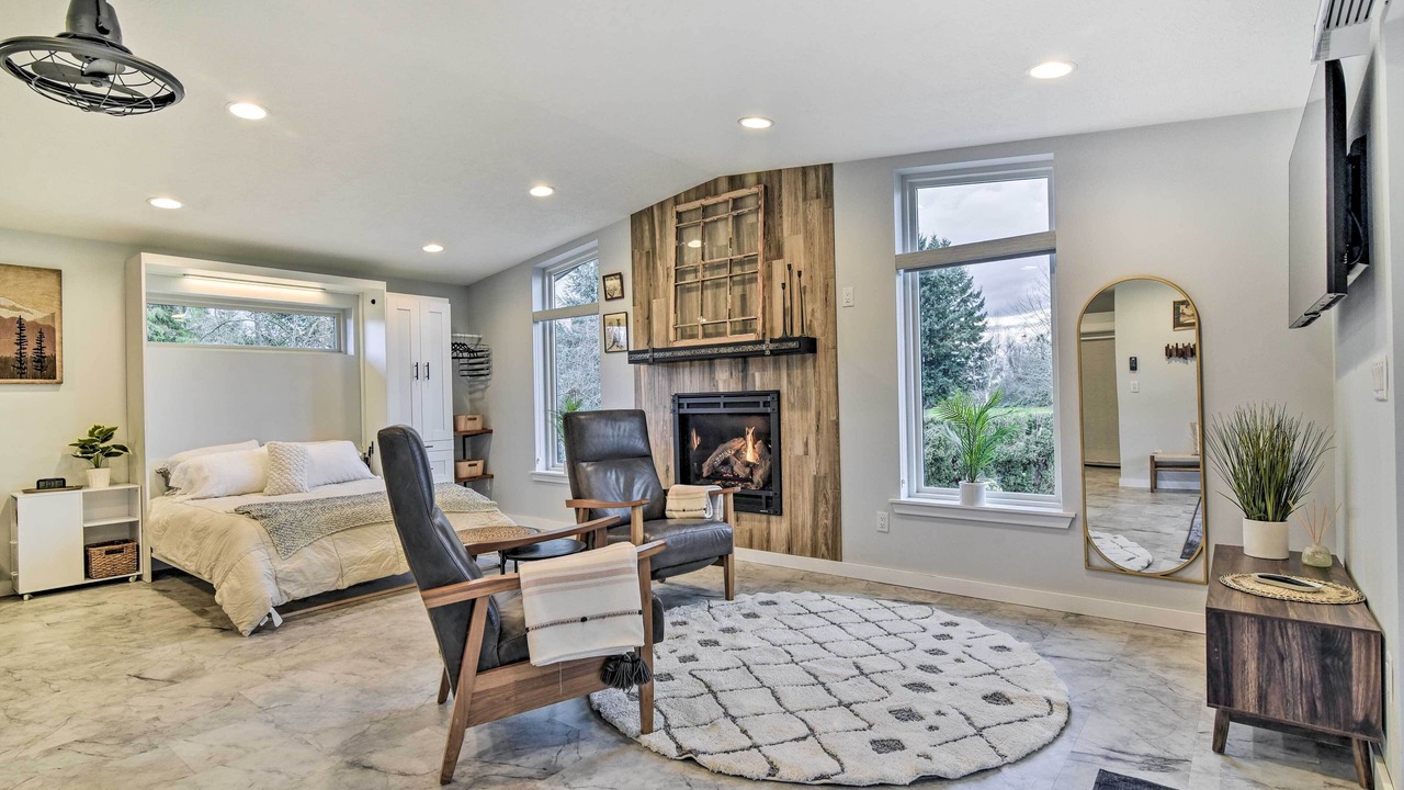 Photo of Others in Aurora