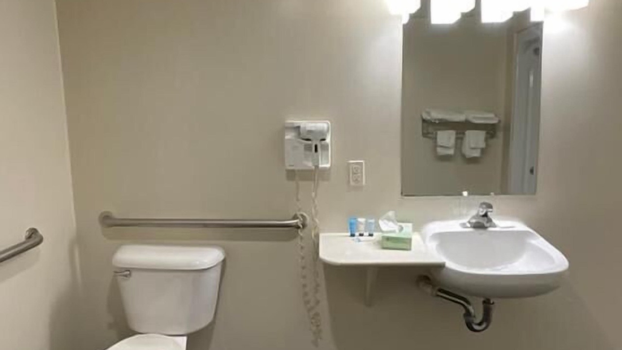 Photo of Bathroom in Pleasantville