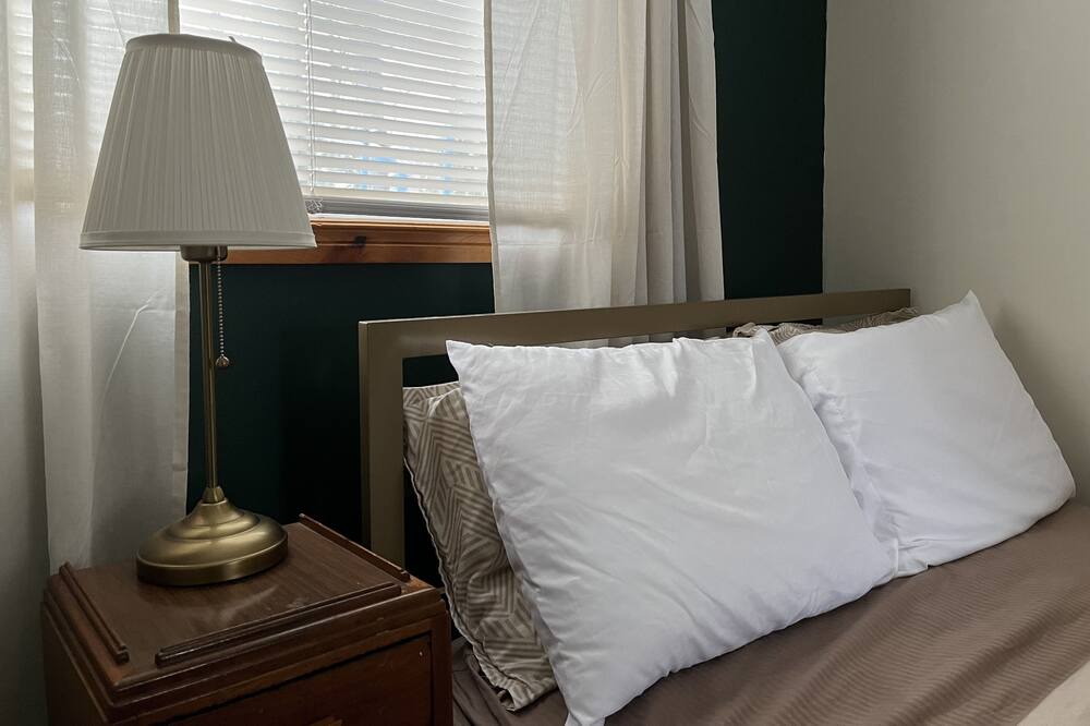 Photo of Bedroom in Saint-Emile-de-Suffolk