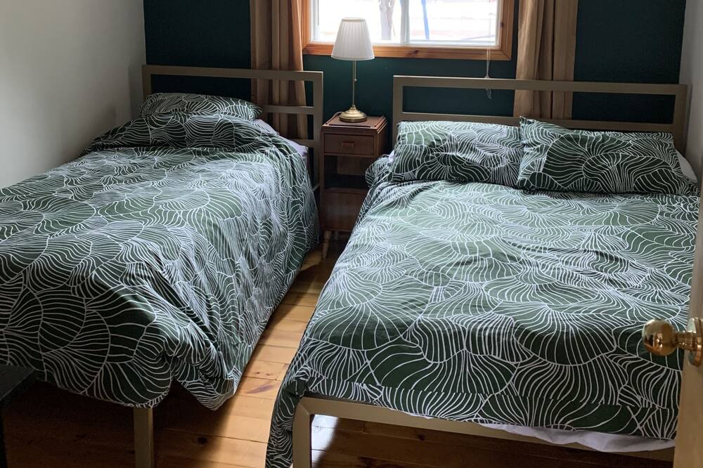 Photo of Bedroom in Saint-Emile-de-Suffolk