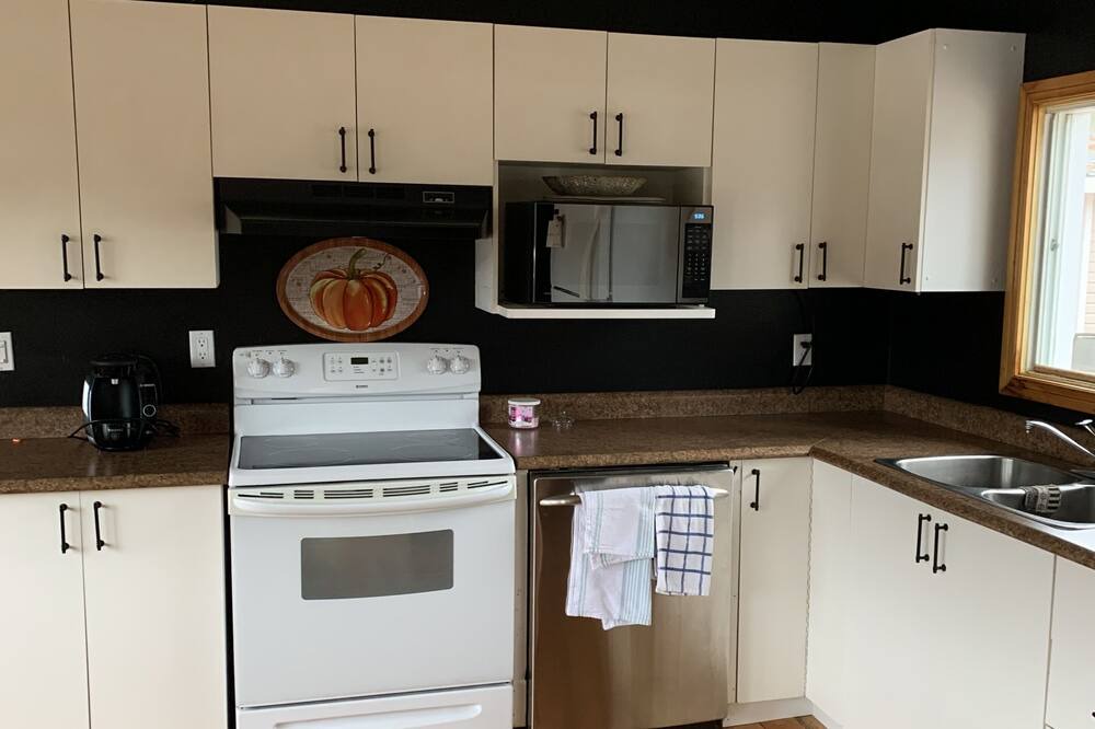 Photo of Kitchen in Saint-Emile-de-Suffolk