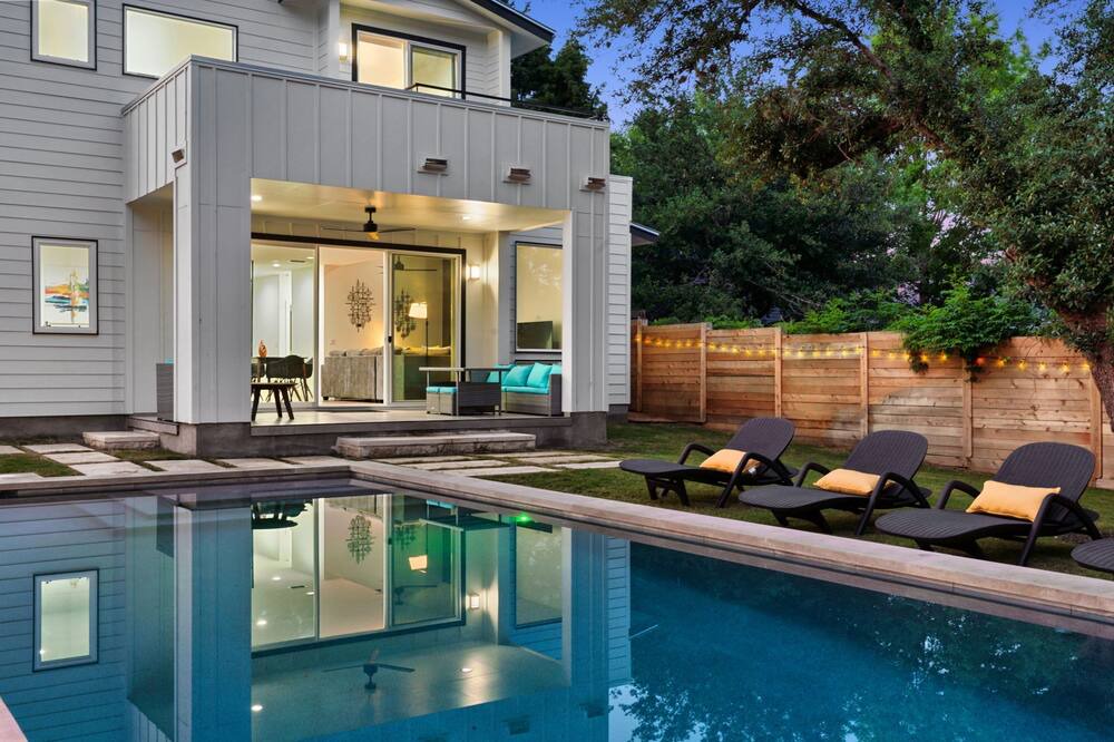 Photo of Outdoor in Rosewood