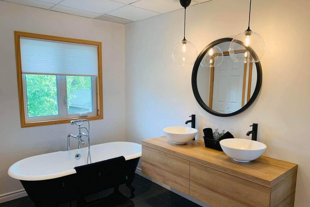 Photo of Bathroom in Lac-Saint-Jean-Est Regional County Municipality