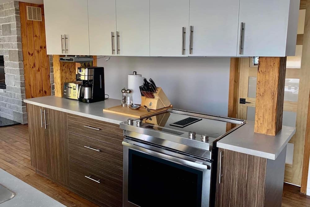 Photo of Kitchen in Lac-Saint-Jean-Est Regional County Municipality