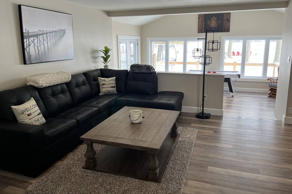 Photo of Livingroom in Bobcaygeon