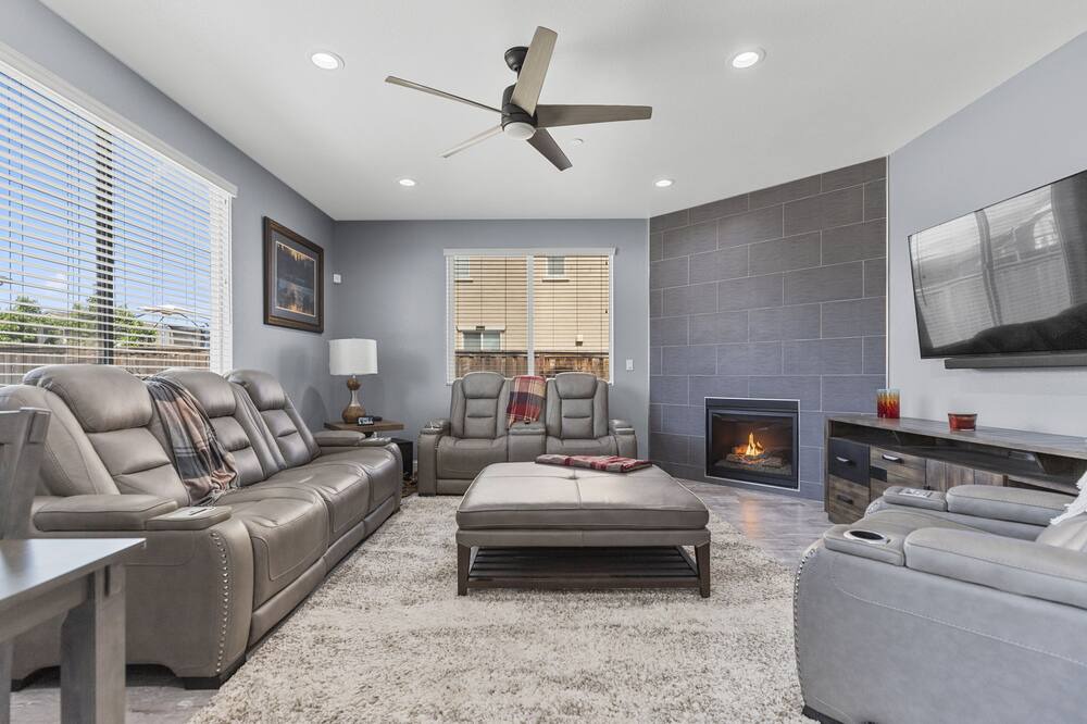 Photo of Livingroom in Lathrop