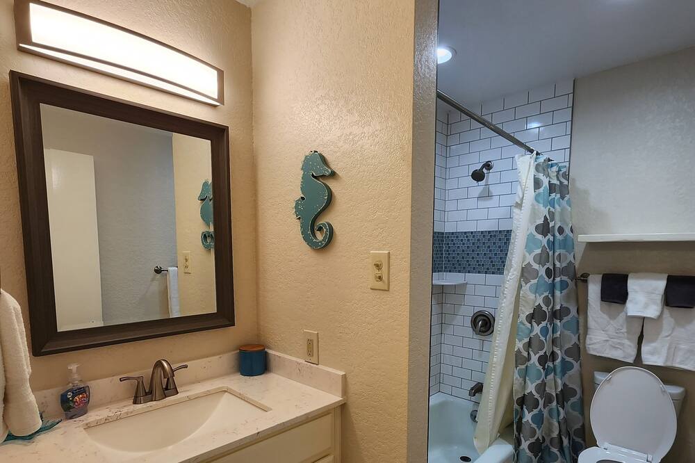 Photo of Bathroom in Sailhouse