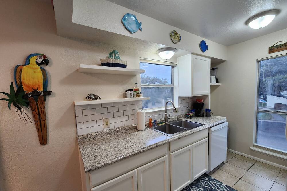 Photo of Kitchen in Sailhouse
