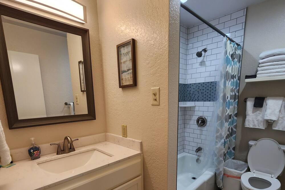 Photo of Bathroom in Sailhouse