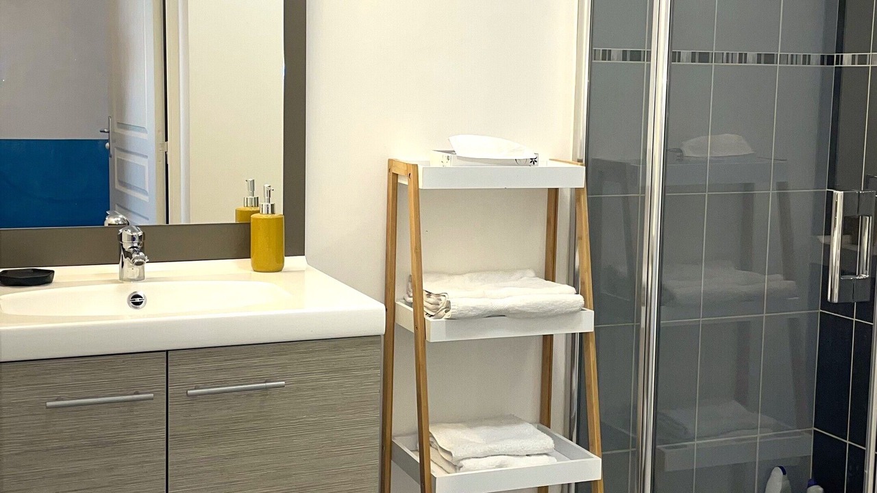 Photo of Others in Gap