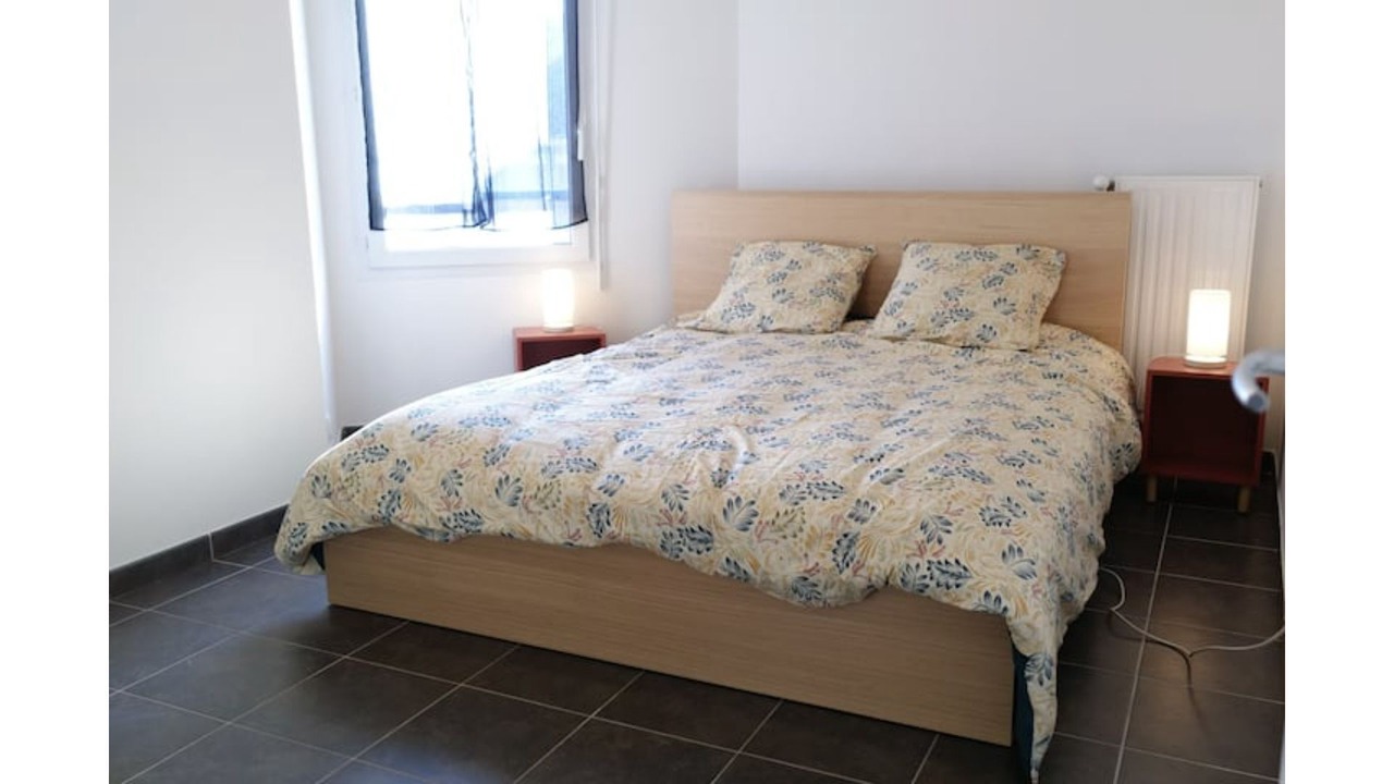 Photo of Others in Gap