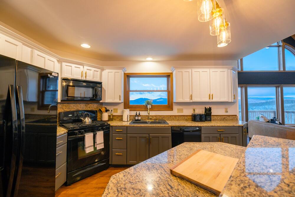 Photo of Kitchen in Mountain Base