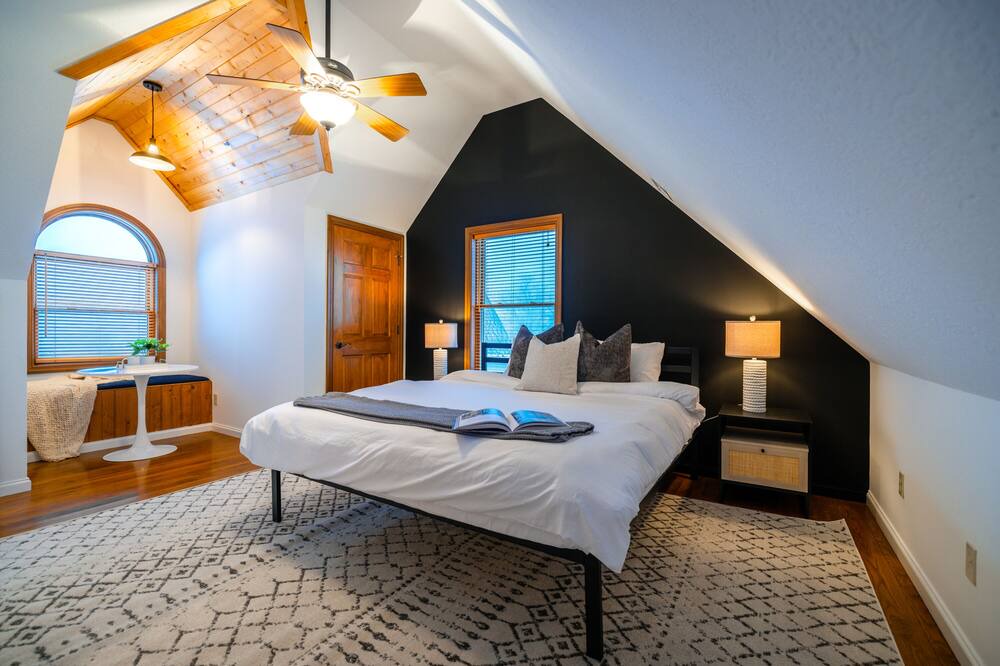 Photo of Bedroom in Mountain Base