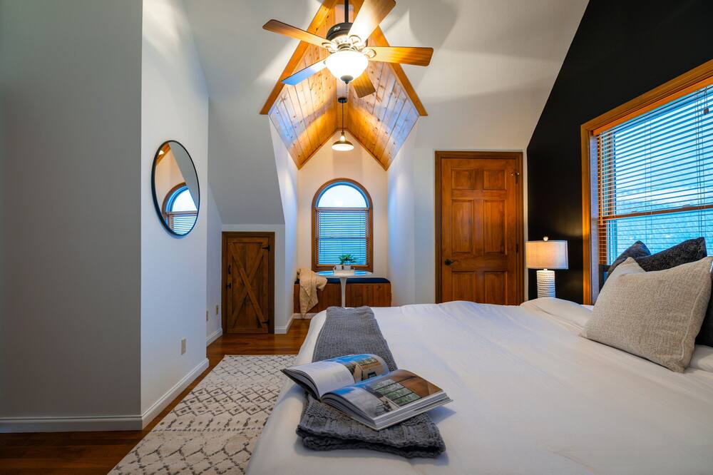 Photo of Bedroom in Mountain Base